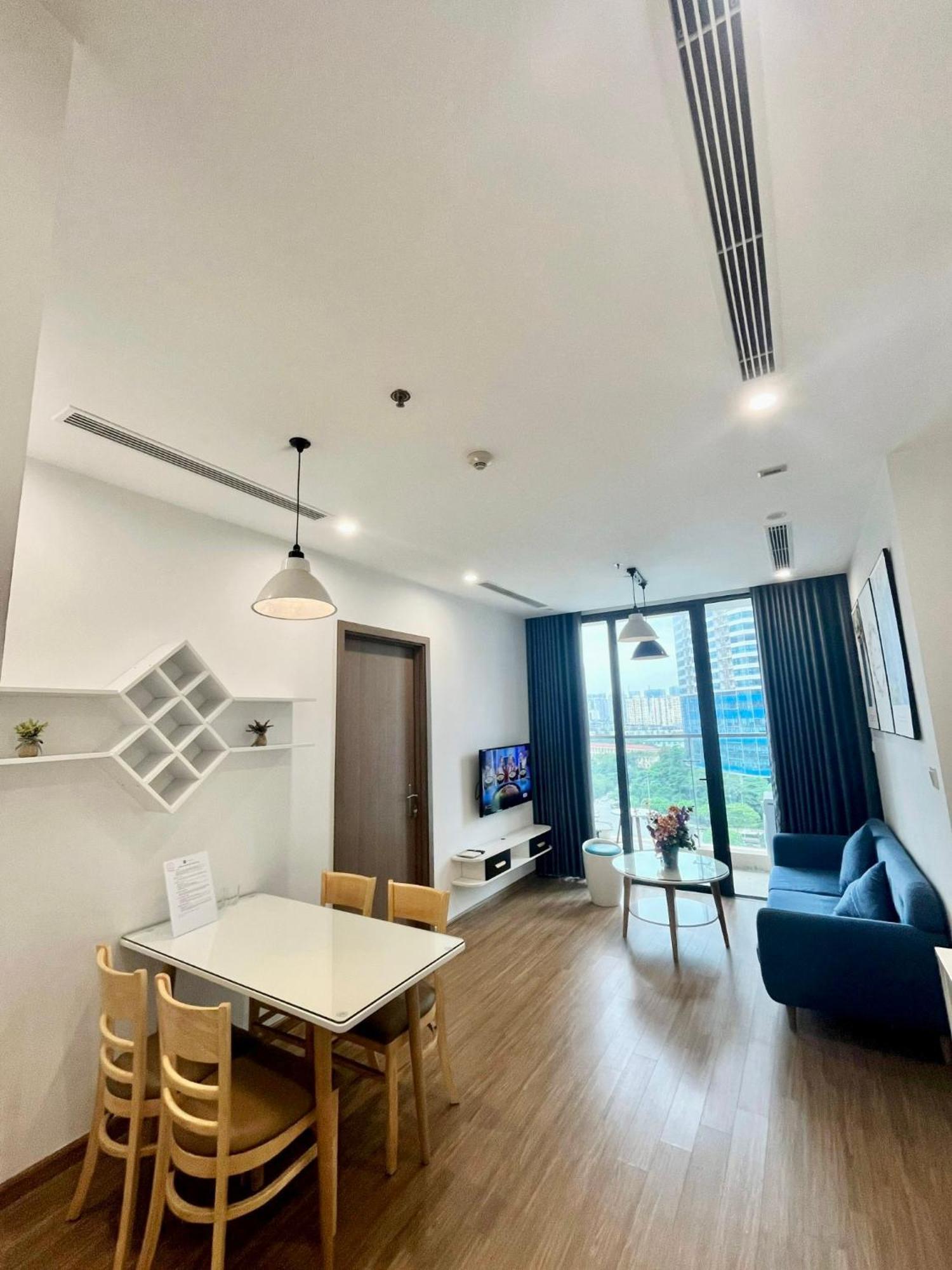 Appartement Serviced Apartment- 2bedroom Vinhomes Skylake Cau Giay Hanoï
